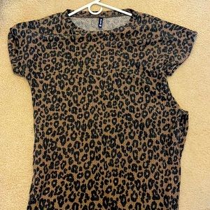 Pocketed cheetah dress